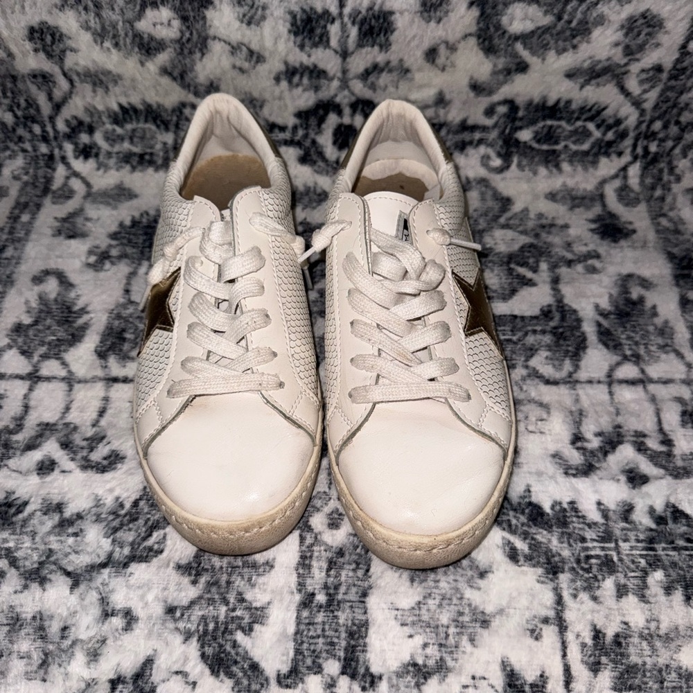 Vintage Havana Women's White Leather Lace-Up Sneakers with Gold Star Accent